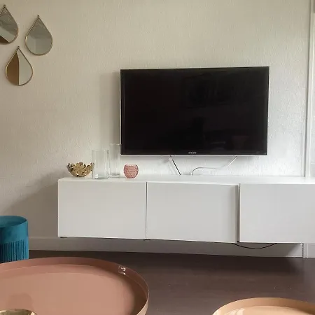 Cozy Oasis: Quiet 2-room With Terrace And Free Parking