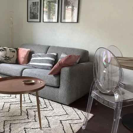 Holiday home Cozy Oasis: Quiet 2-room With Terrace And Free Parking
