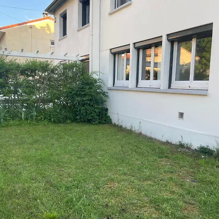 Cozy Oasis: Quiet 2-room With Terrace And Free Parking
